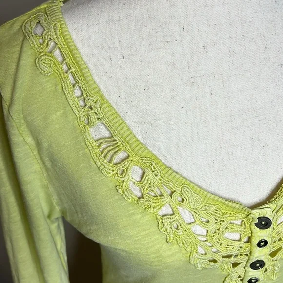 WE THE FREE PEOPLE Lou Legacy Henley Top‎ M Crochet Lace Highlighter Yellow Y2K - Picture 10 of 17